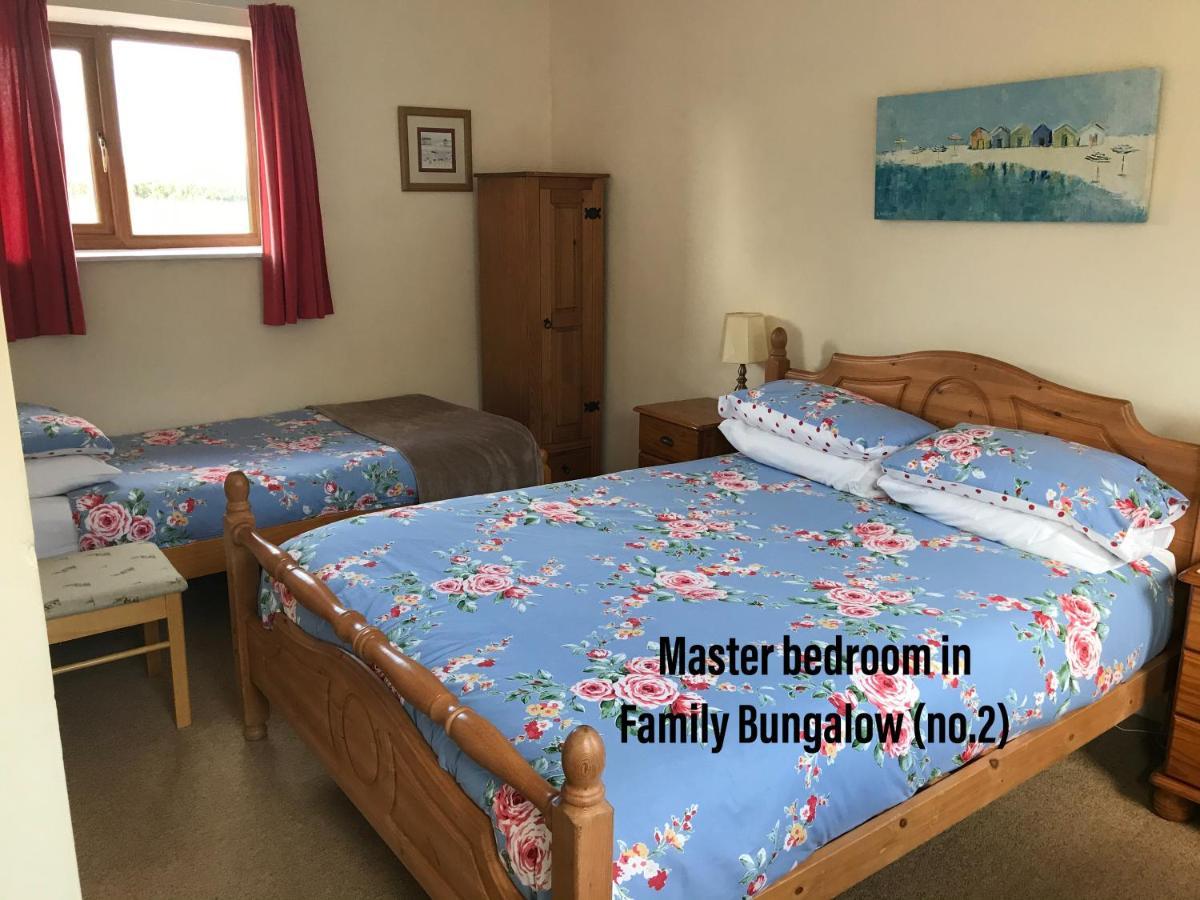 ווצ'ט Court Farm Holiday Bungalows Ltd מראה חיצוני תמונה