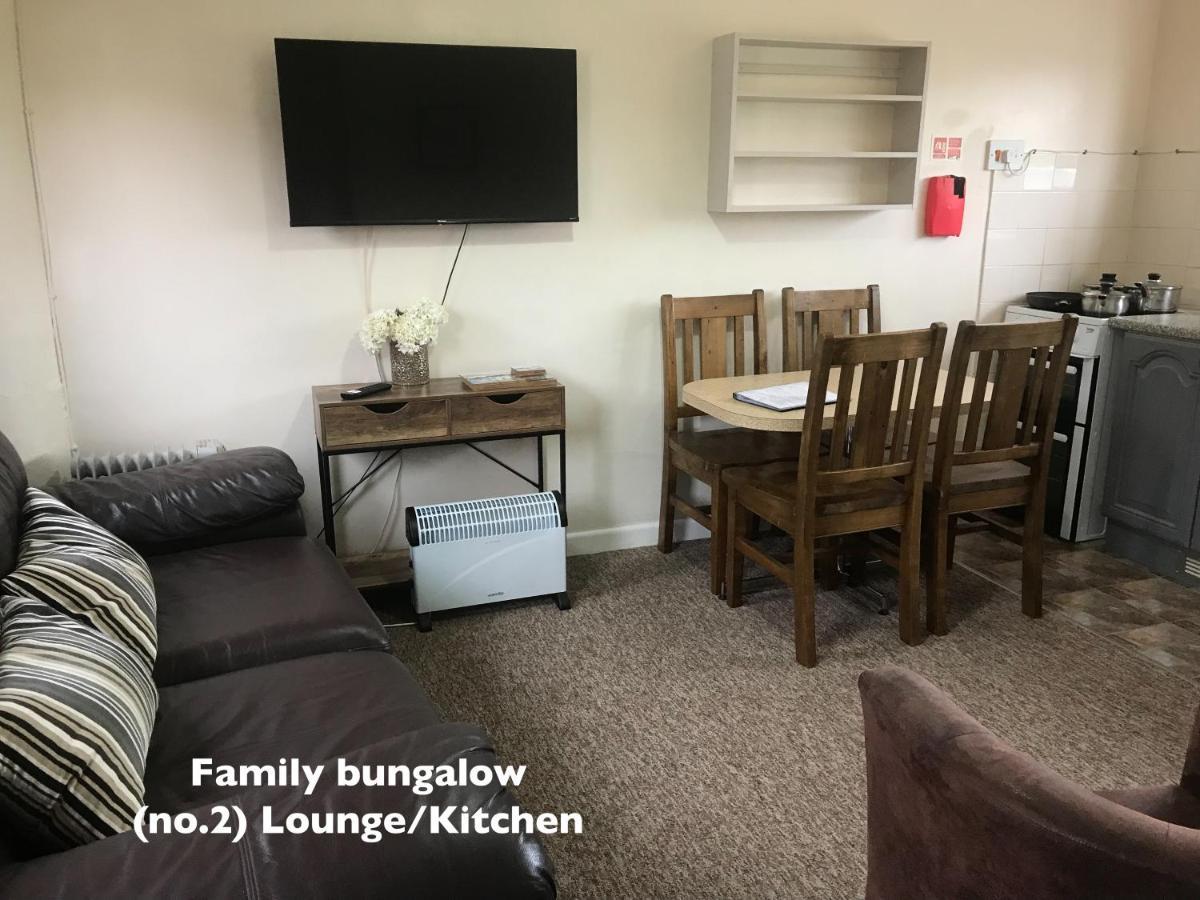 ווצ'ט Court Farm Holiday Bungalows Ltd מראה חיצוני תמונה